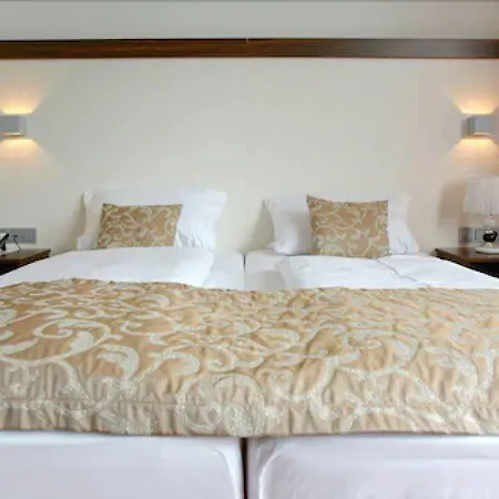 Royal International Hotel 4*